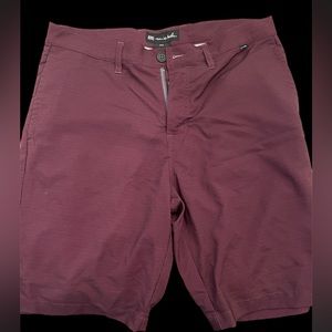 Very nice Travis Matthew Golf shorts - 34